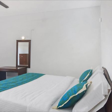 Oyo 13581 Hotel Raj Madikeri Luaran gambar