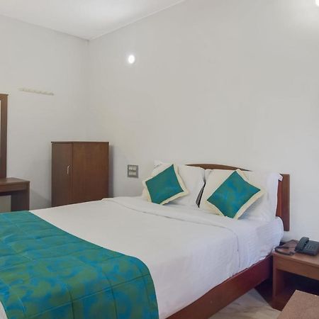 Oyo 13581 Hotel Raj Madikeri Luaran gambar