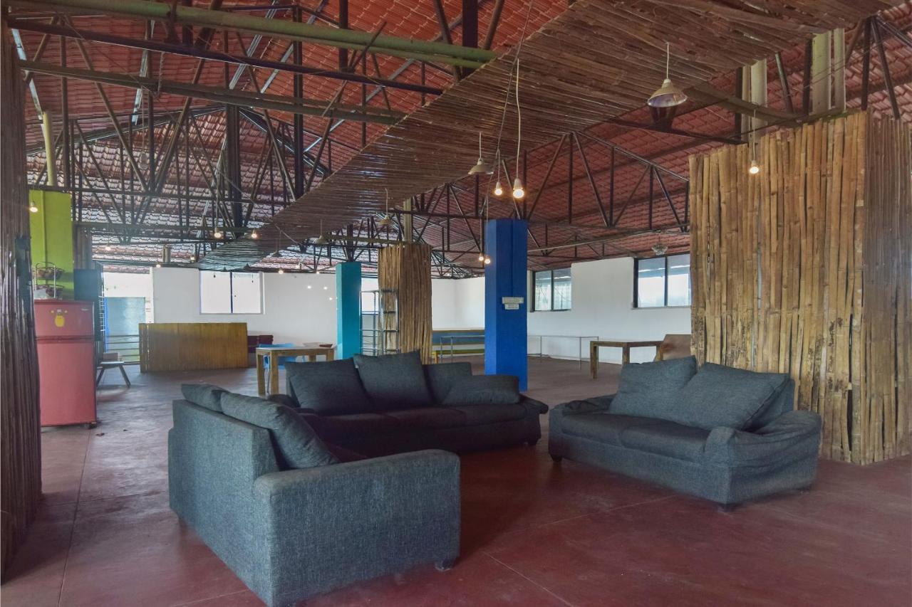 Oyo 13581 Hotel Raj Madikeri Luaran gambar