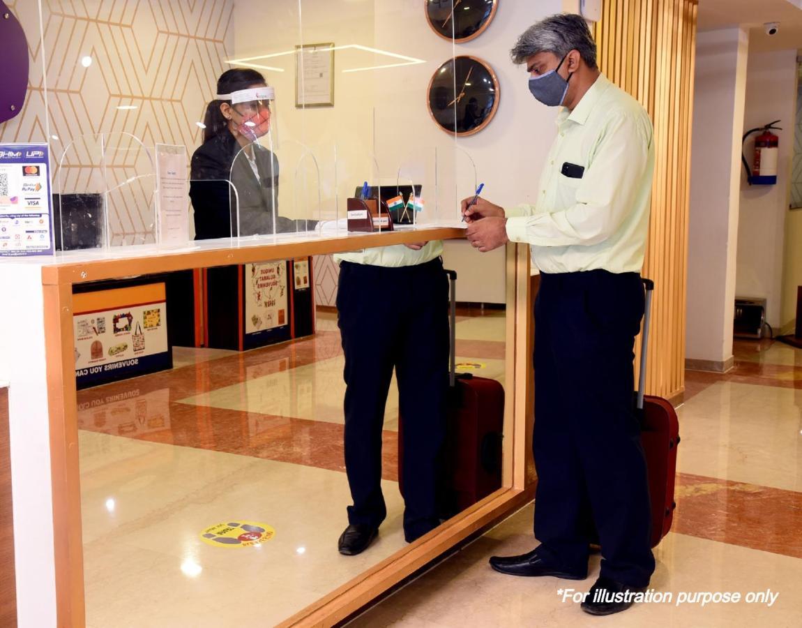 Oyo 13581 Hotel Raj Madikeri Luaran gambar