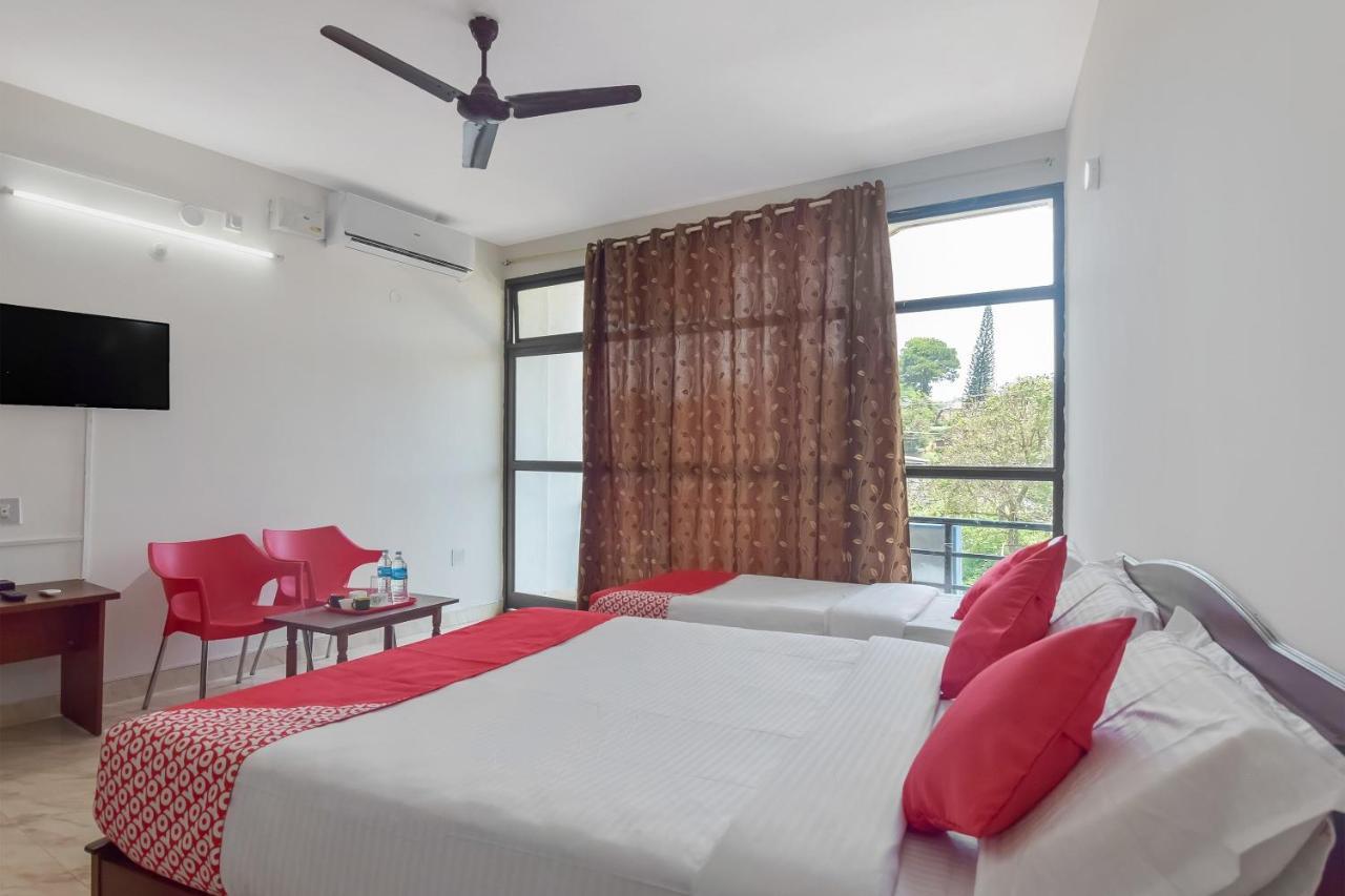 Oyo 13581 Hotel Raj Madikeri Luaran gambar