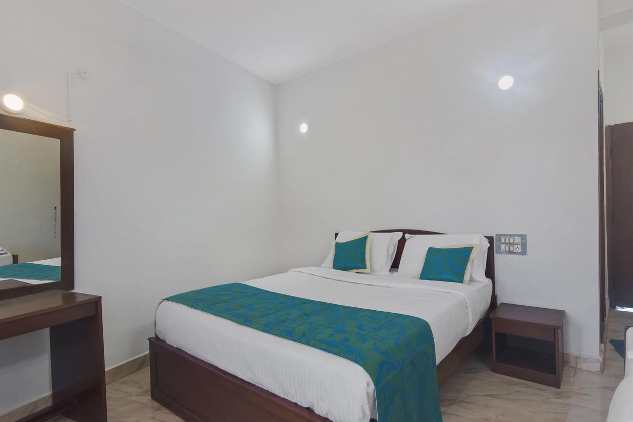 Oyo 13581 Hotel Raj Madikeri Luaran gambar