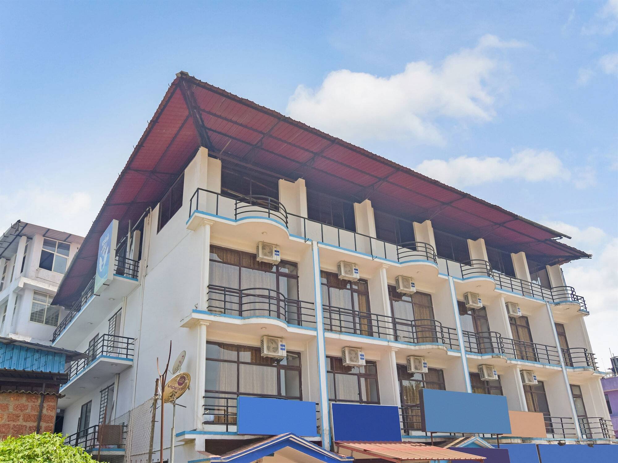 Oyo 13581 Hotel Raj Madikeri Luaran gambar